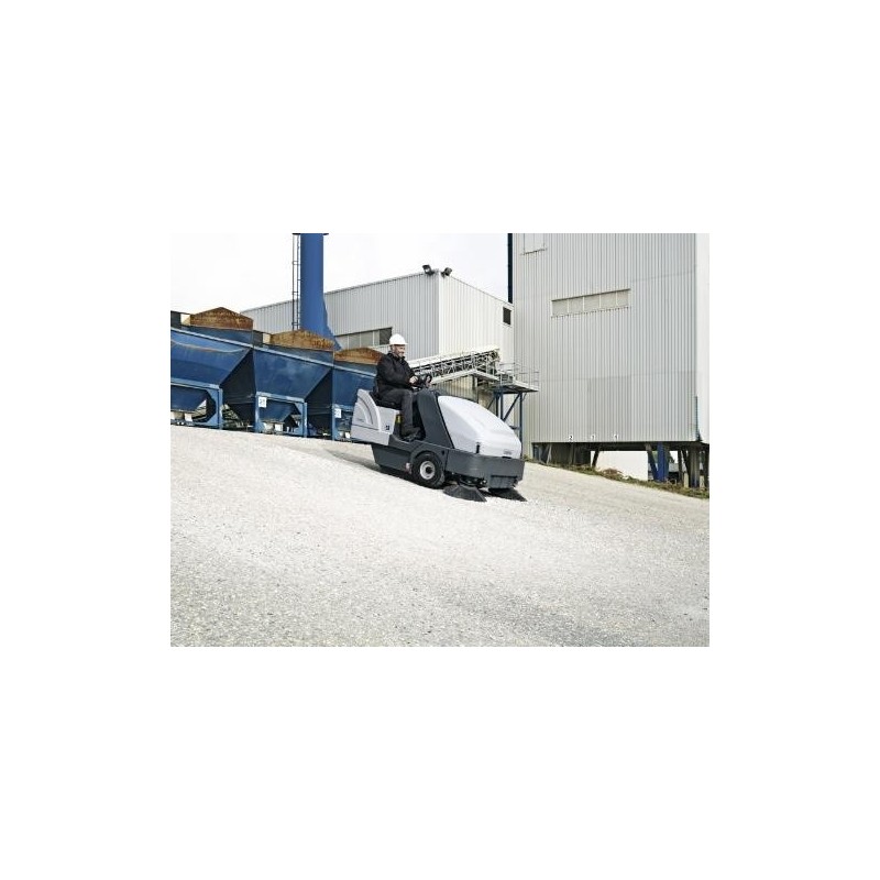 Masina de maturat cu post-conducere si acumulator, SR 1601 B - 1600mm, 315 litri - Nilfisk-13300103