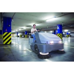 Masina de maturat cu post-conducere, diesel, SW8000 165 D 4-CYL - 2000mm, 400 litri - Nilfisk-56107513