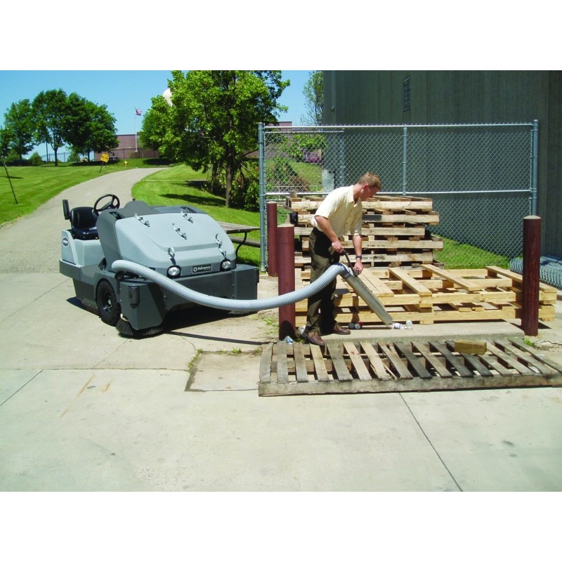 Masina de maturat cu post-conducere, diesel, SW8000 165 D 4-CYL - 2000mm, 400 litri - Nilfisk-56107513