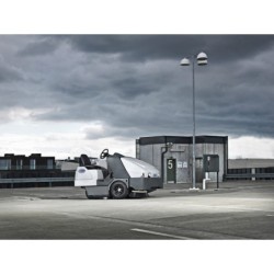 Masina de maturat cu post-conducere, diesel, SW8000 165 D 4-CYL - 2000mm, 400 litri - Nilfisk-56107513