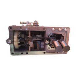 Ansamblu Regulator turatie cu pompa injectie pentru motor YD2V80